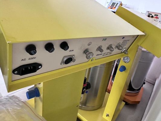 Máquina de revestimento em pó de superfícies metálicas